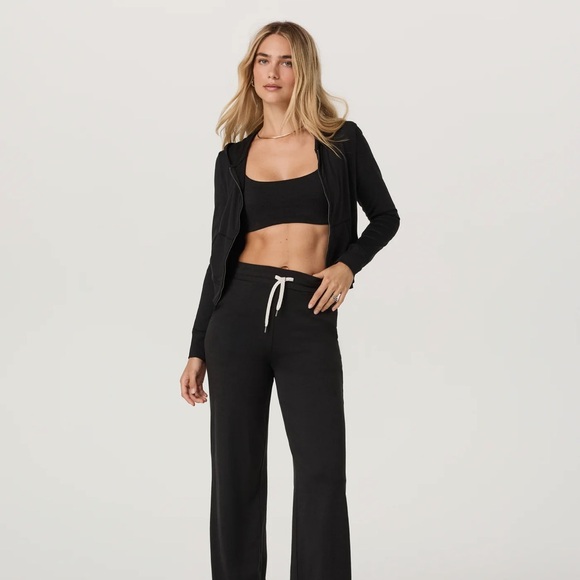 Vuori Halo Mini Full Zip Hoodie - Picture 2 of 7